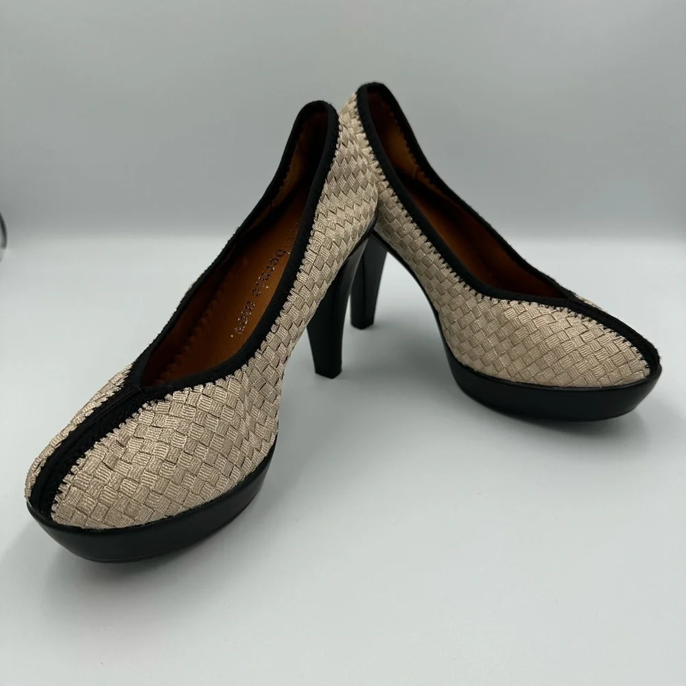 Bernie Mev Cream Platform Heels Woven Textured Memory Foam 6.5 NWT